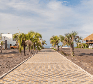 Venta Casa Vacacional a orillas de Playa Monterrico
