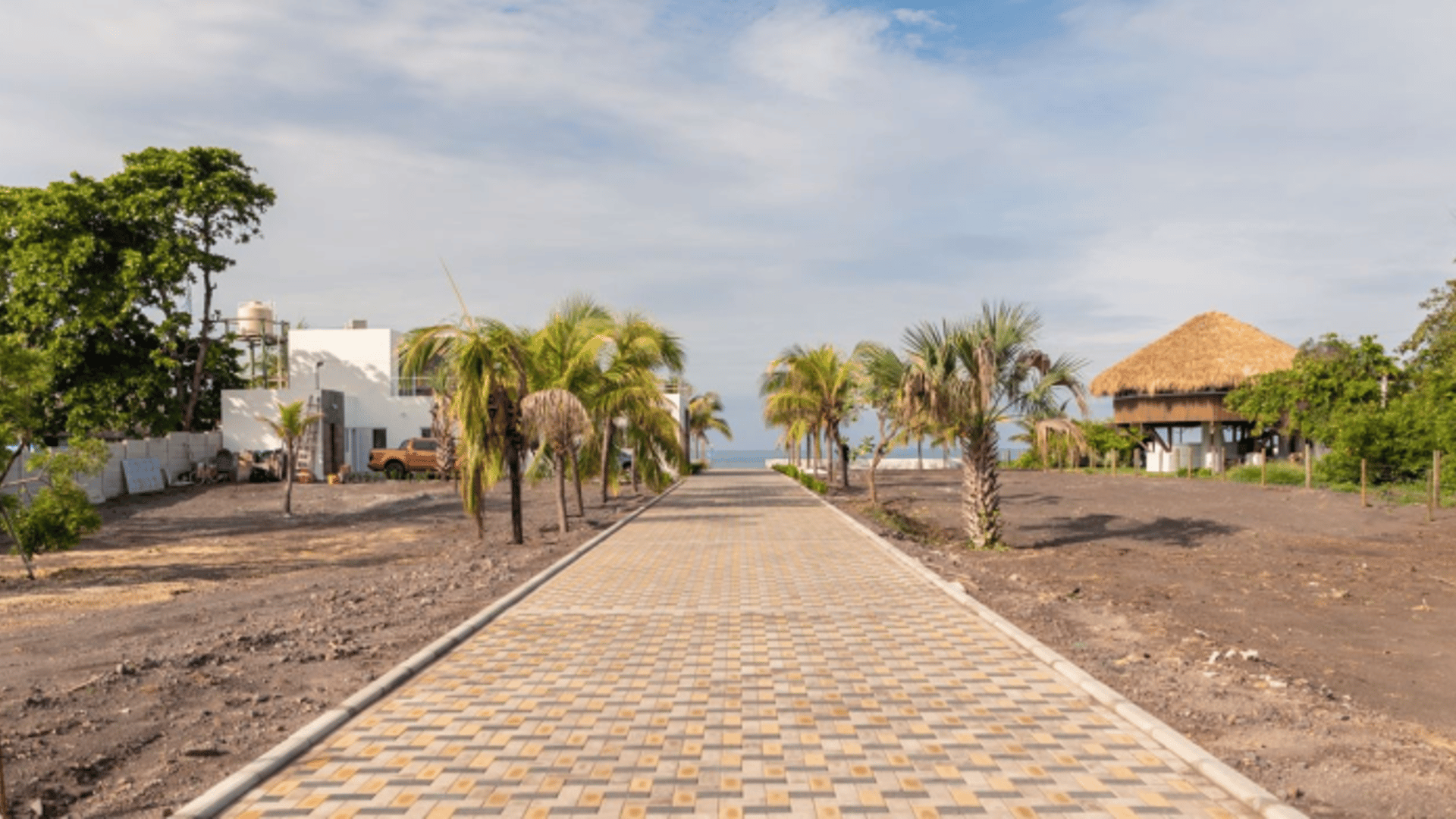 Venta Casa Vacacional a orillas de Playa Monterrico
