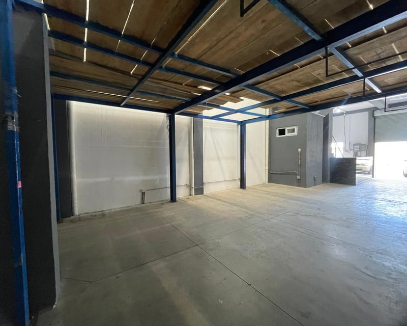 Venta de bodega en San Cristóbal II, zona 8 de Mixco Ref-5775