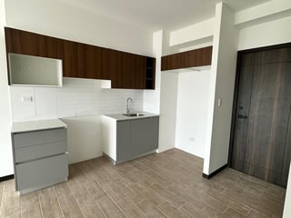 Apartamento en renta en Edificio Torrus zona 7 - 2