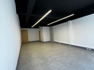 Oficina en venta, en Zone 10 - 3