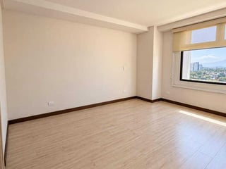 APARTAMENTO EN ALQUILER / VENTA 📍 Edificio Veinti4, Zona 10 - 5