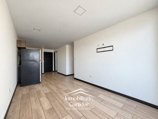 Apartamento en renta en Petápolis zona 12 - 3 habitaciones y área comercial - 4