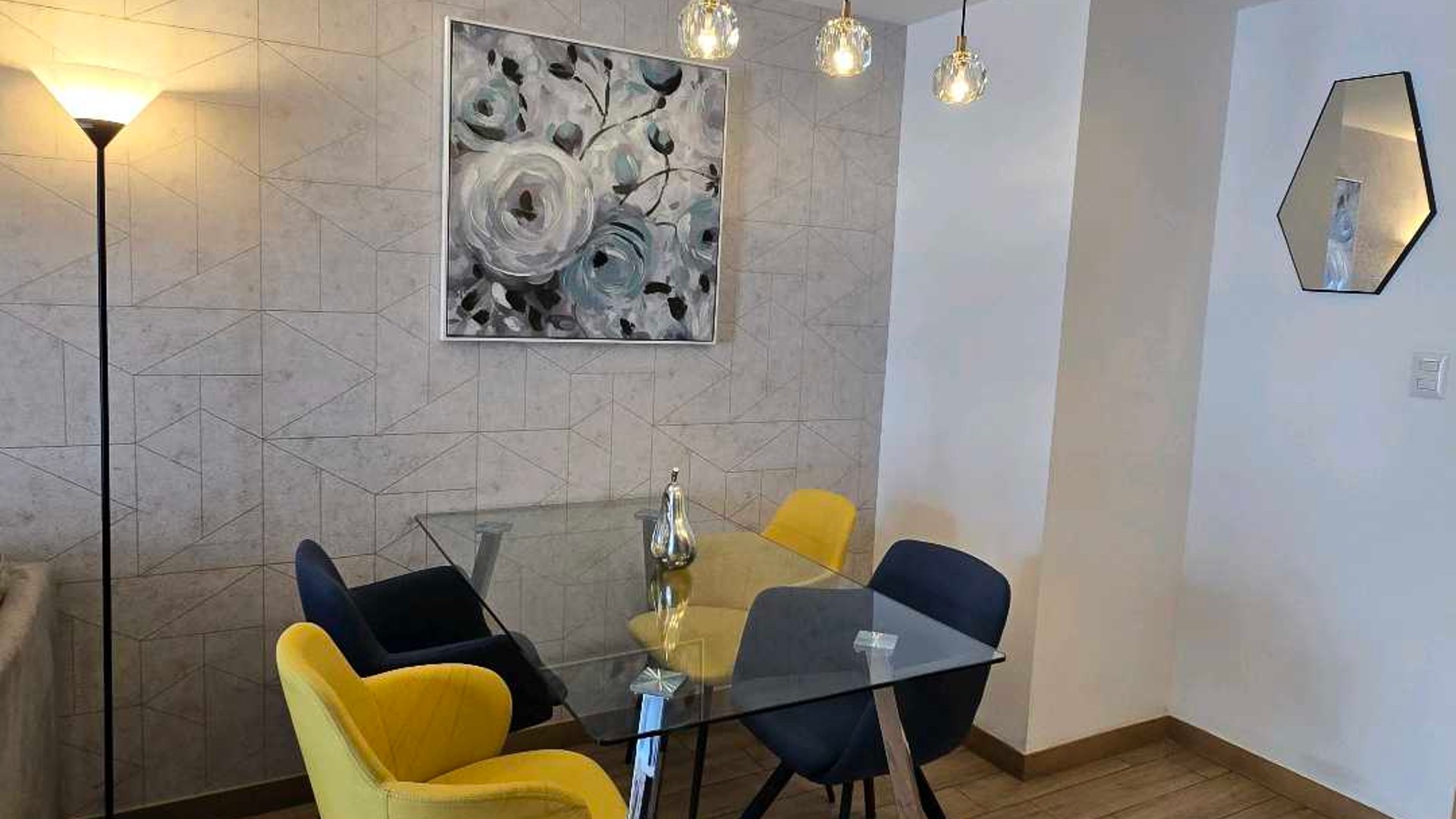 APARTAMENTO AMUEBLADO EN ALQUILER EN ZONA 10 - - Miniatura 5