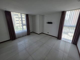 Apartamento con balcon en renta 2 habitaciones en zona 14 Ref-5716 - 5