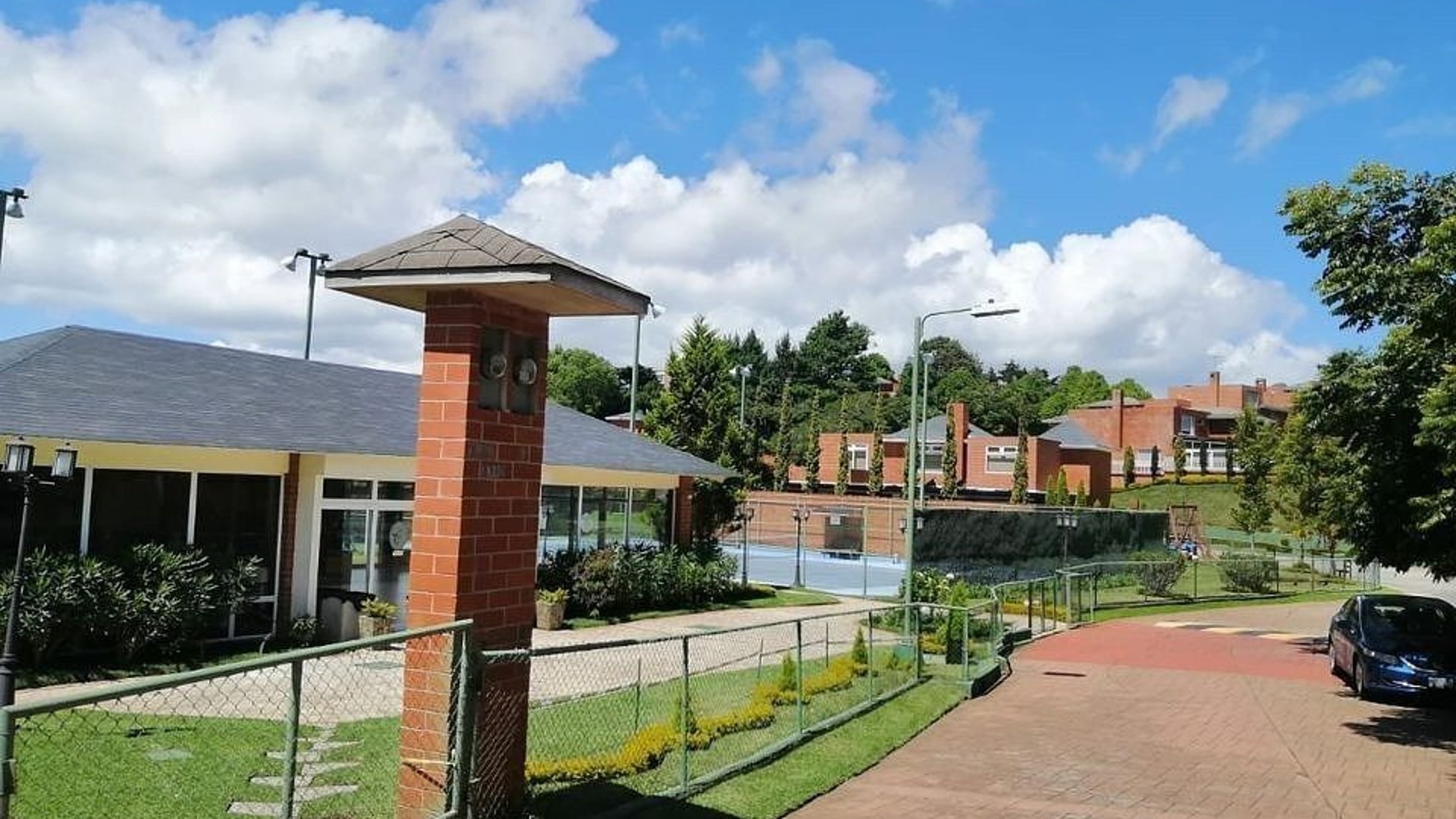 TERRENO GRANDE EN VENTA EN CONDOMINIO COLINAS DE CASTEL‼️ - Miniatura 2
