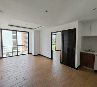Apartamento en Alquiler Edificio Torre Praga, zona 15 VHI 