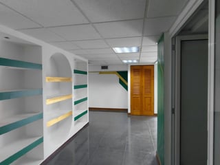 Local Comercial en Renta en Plaza Surti Ahorro. Zona 18 - 4