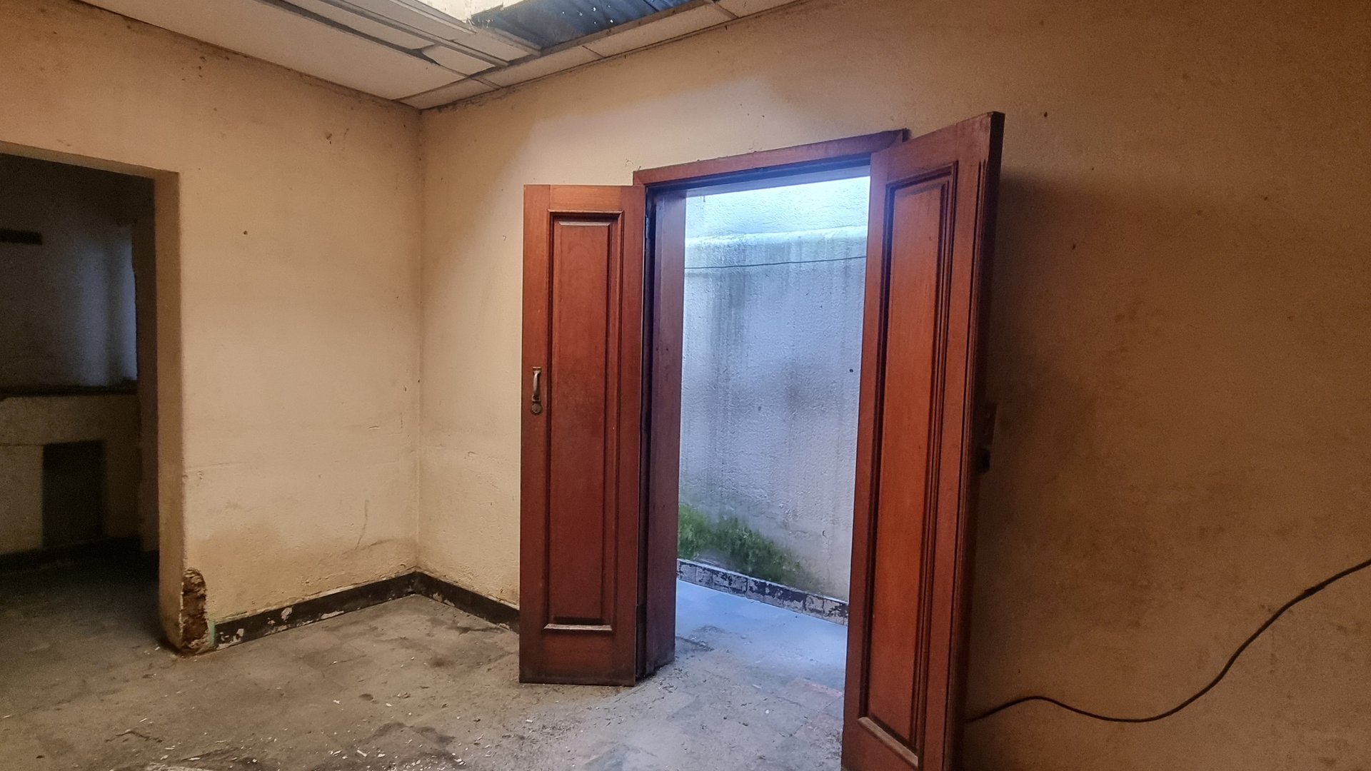 Casa en venta zona 2, Una cuadra McDonald's el Zapote - Miniatura 9