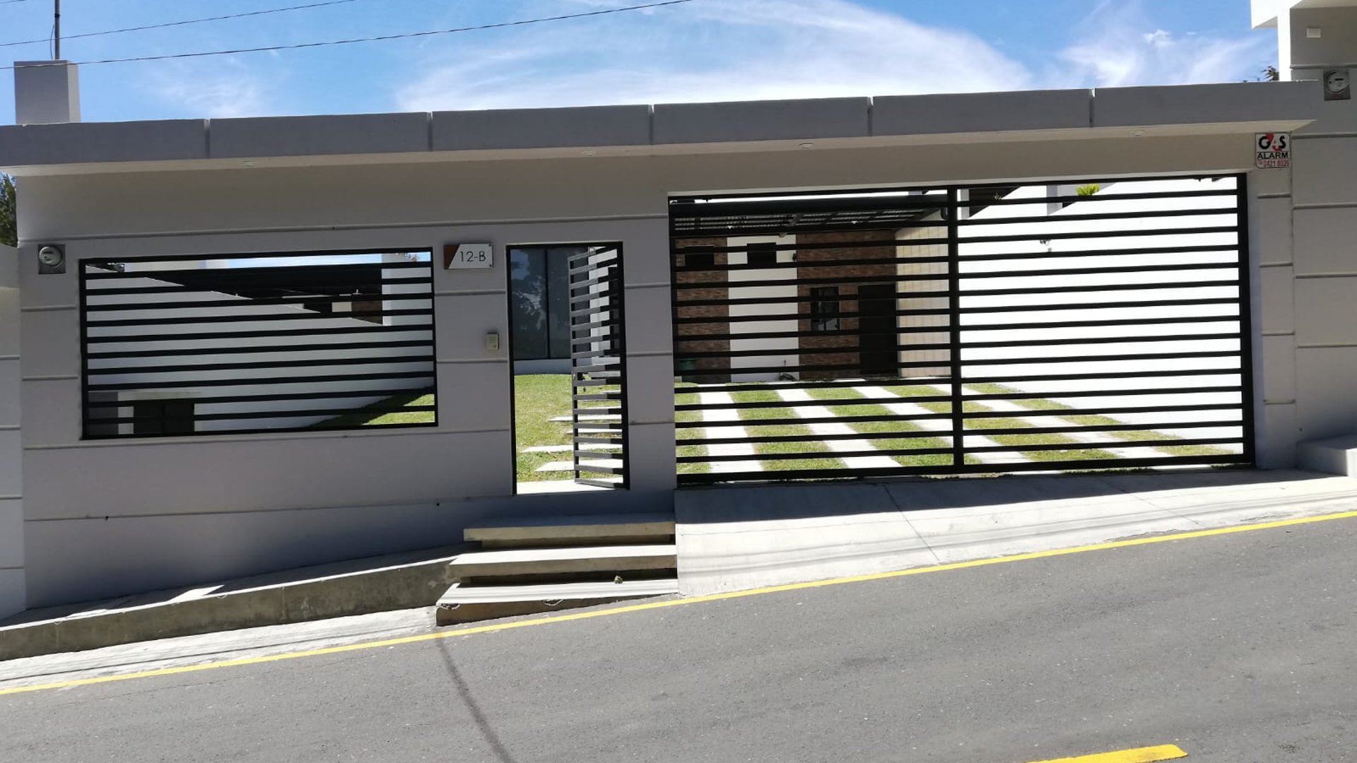 Hermosa Casa de 1 Nivel