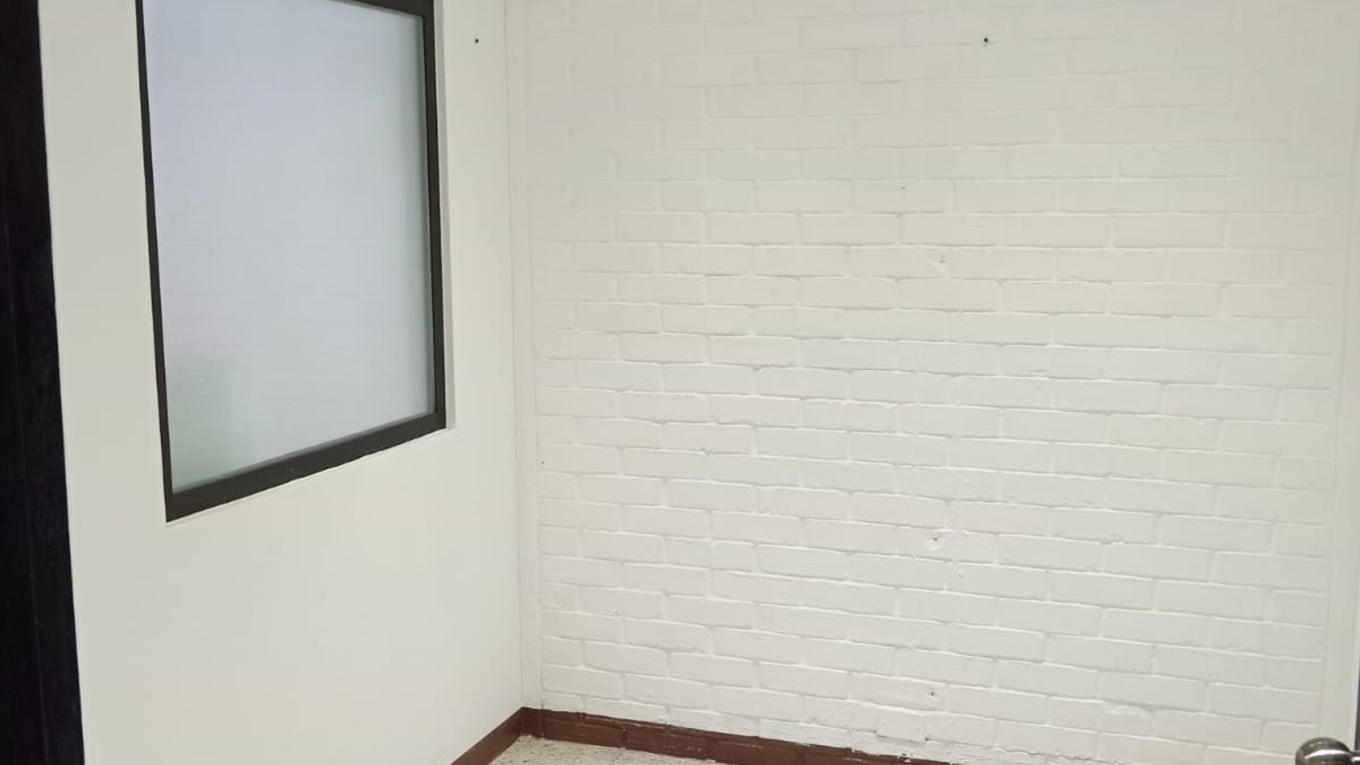Oficinas en Renta en Edificio 74 zona 9 - Miniatura 10