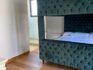 Precioso, moderno y muy iluminado Apto Amueblado en venta, zona 10 - 4