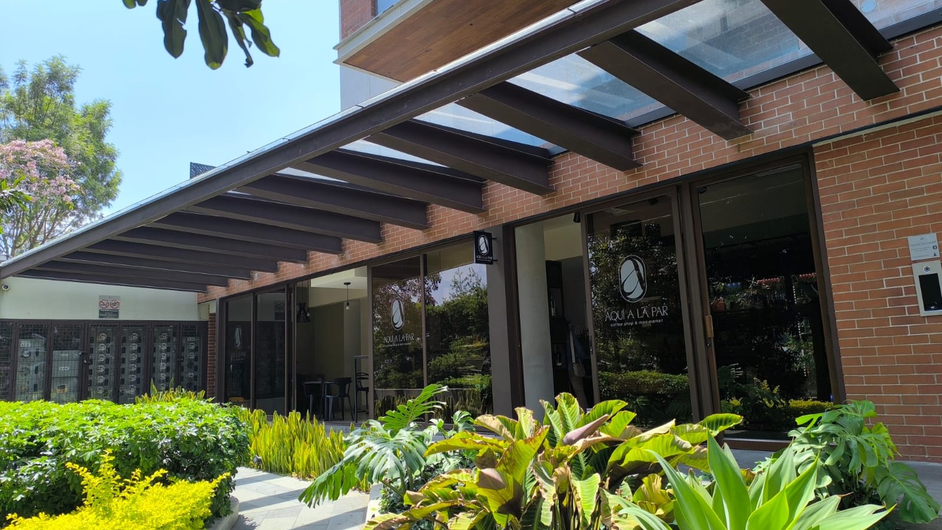 Local comercial en renta en 1er nivel - zona 15 Ref-5895 - Miniatura 5