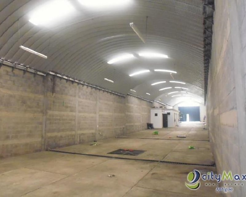 Bodega en venta a orilla de carretera en Alotenango
