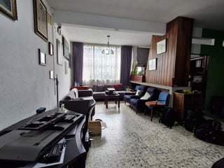 Casa en Venta en Zona 10 a dos cuadras Diagonal 6 - 2