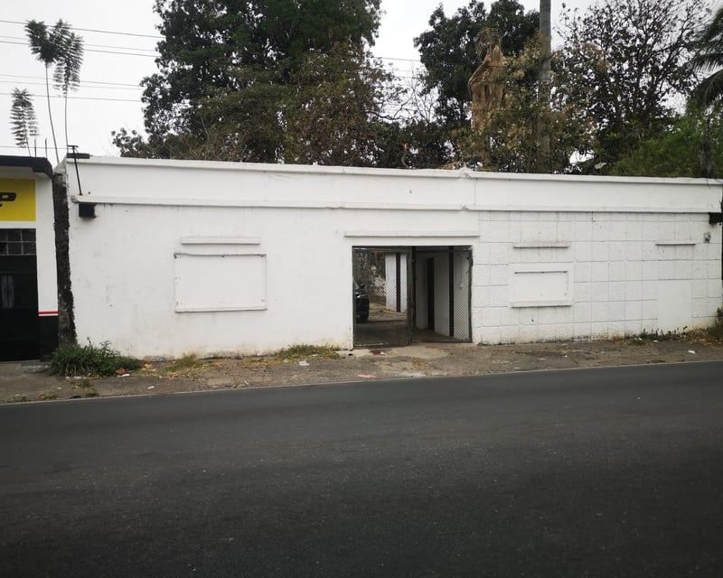 📍TERRENO COMERCIAL EN RENTA – 1,406 M² + GALERAS | ESCUINTLA