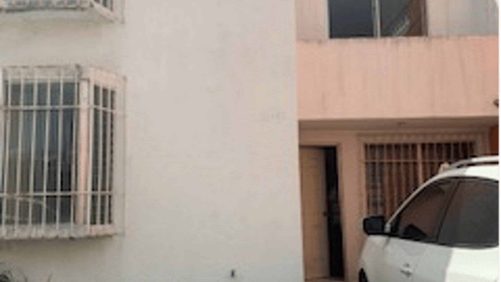 Vendo Casa en Condominio Altos de Fuentes; San Miguel Petapa - Image 1