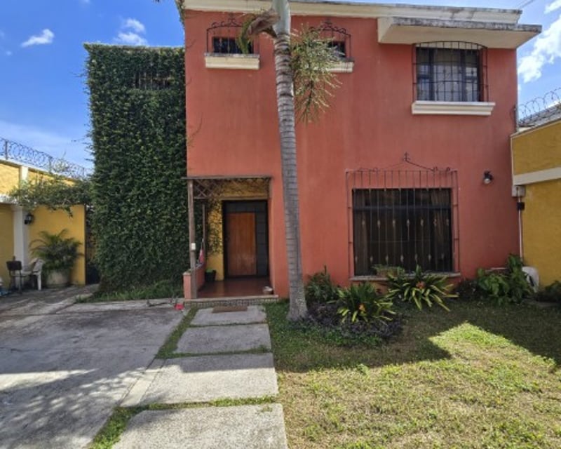 Casa con Jardín en Venta San Cristóbal afuera de garita