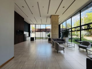 Venta de Hermoso Apartamento - Ikaria, Zona 15 - Image 19