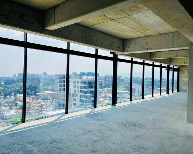 Oficina en renta zona 10  / Edificio 01010