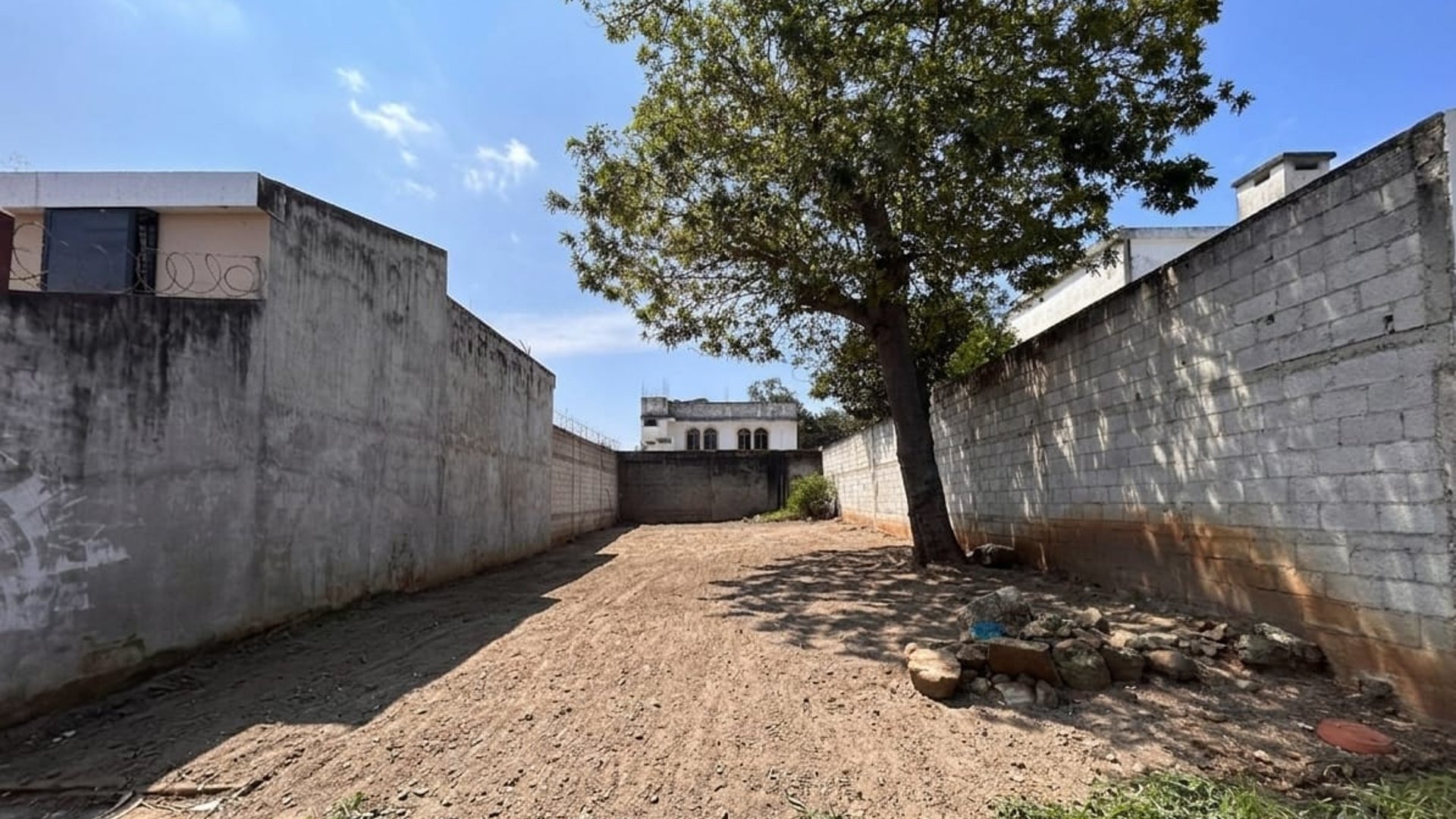 Exclusivo Terreno En Venta - En Zona 4 De Mixco - Miniatura 3