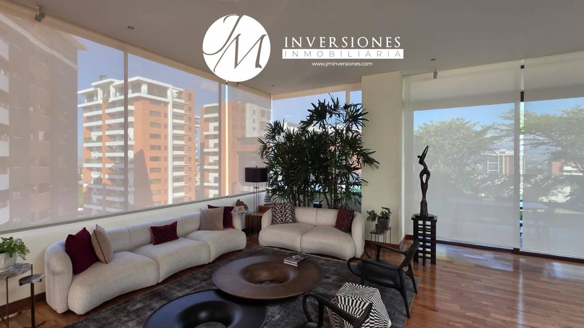 Apartamento en Renta de 4 Dormitorios en zona 14
