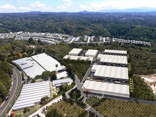 Venta de bodegas en Parque industrial 1 CAES KM 27 Ref-5622 - 5