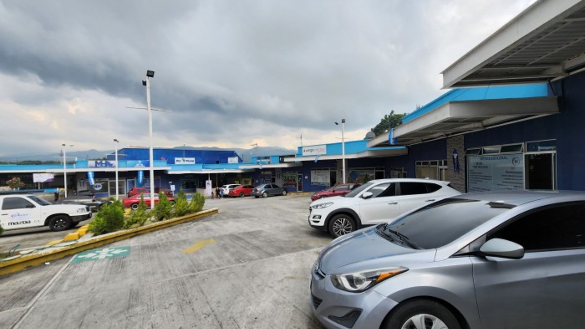 Local en renta Plaza Comercial Zona 5 Villa Nueva