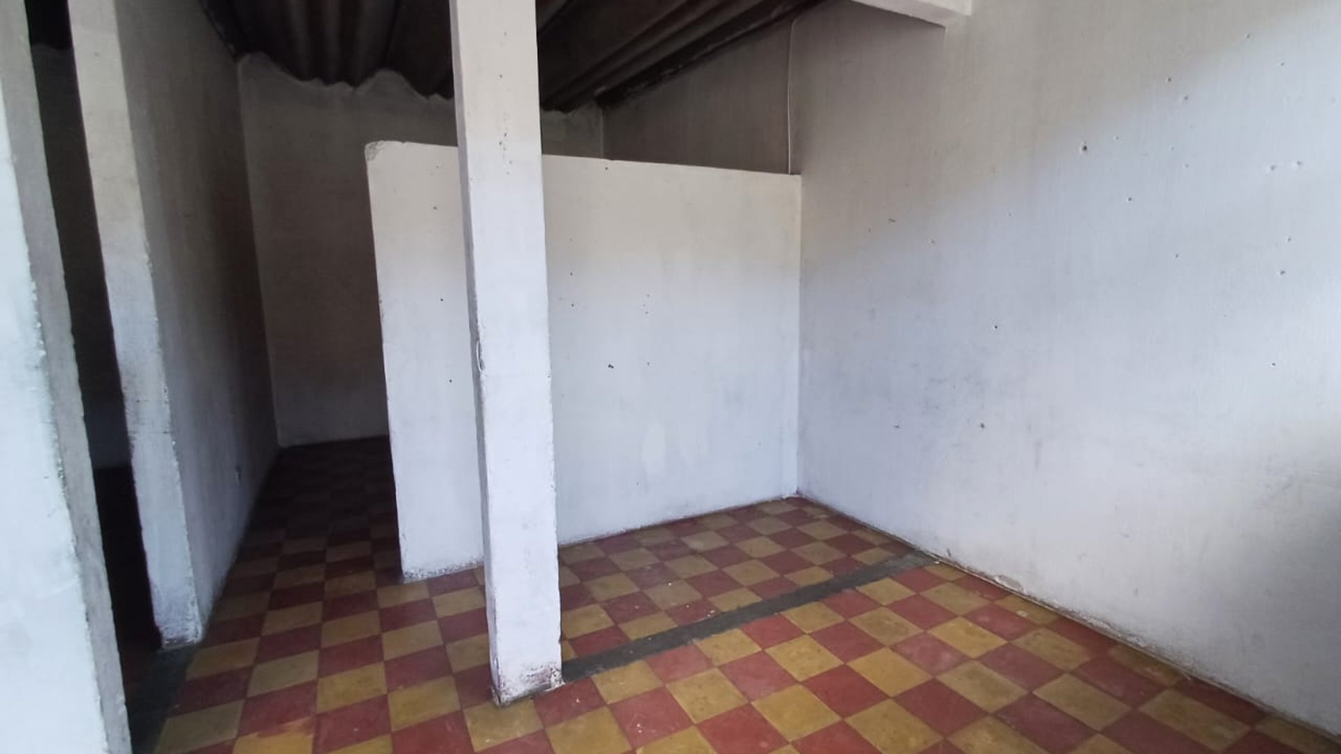 VENTA Casa con Apartamentos Zona 21 Colonia Guajitos - Miniatura 4
