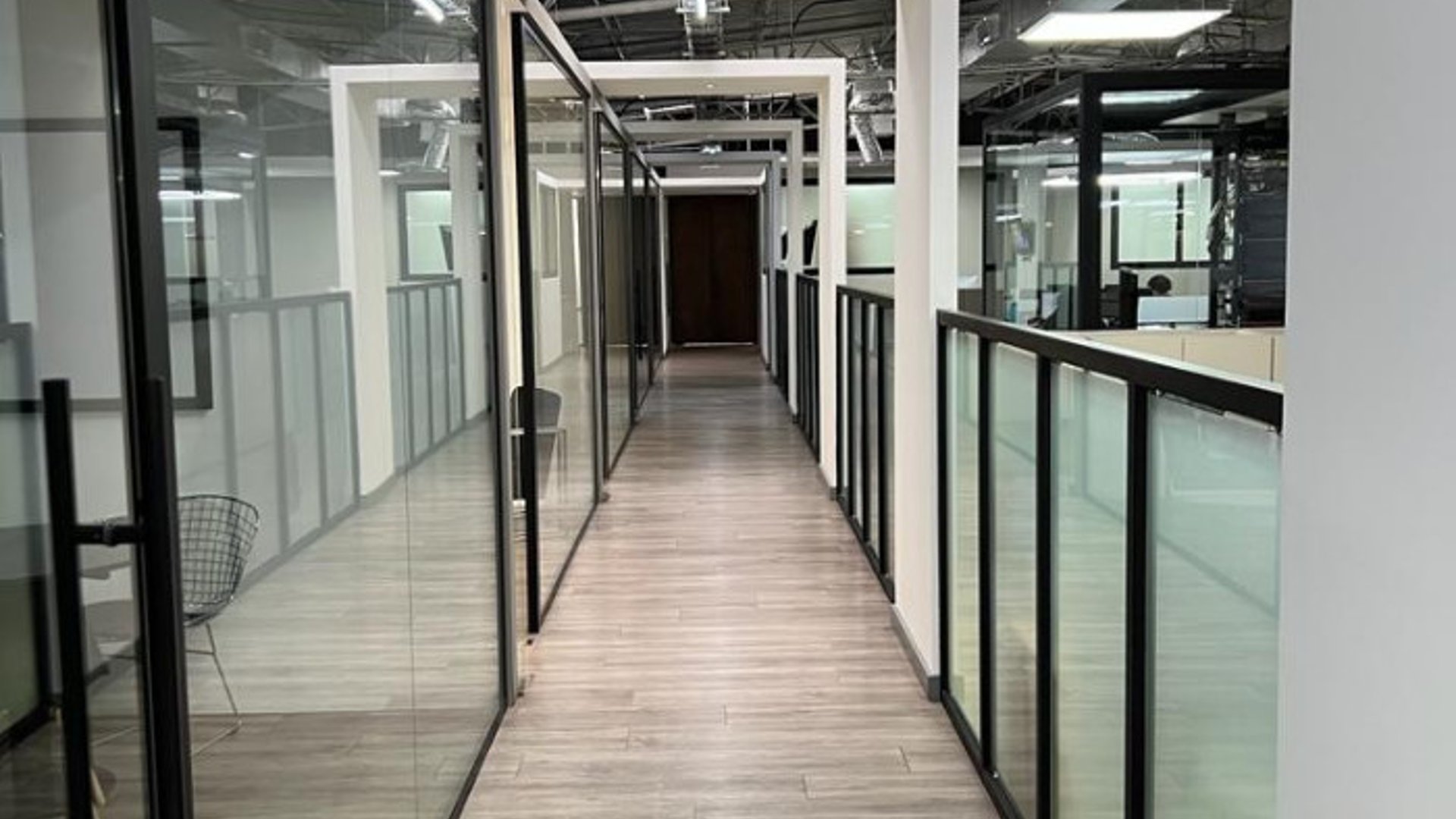Local Comercial con oficinas en Renta en zona 13