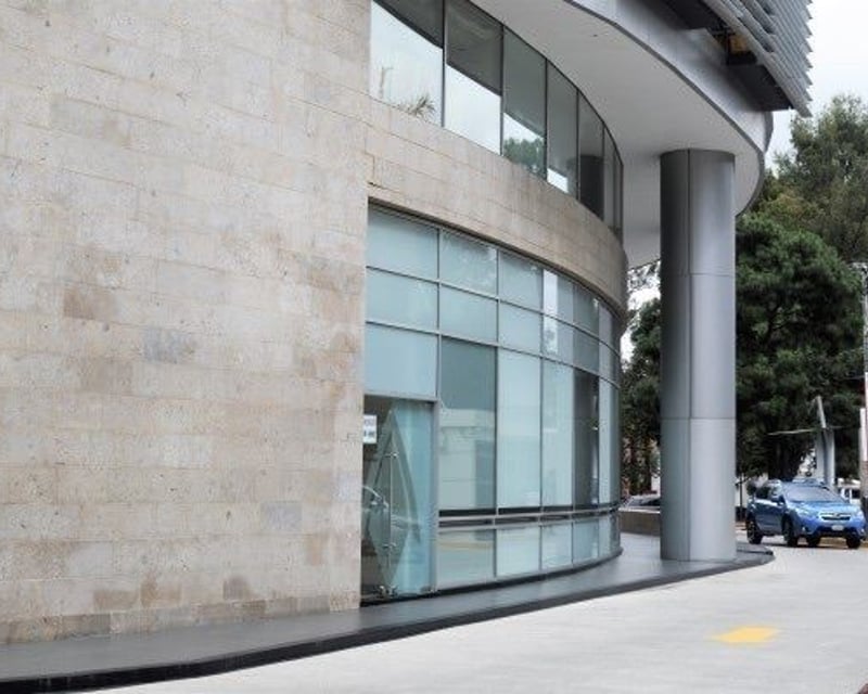 VENTA O ALQUILER DE LOCAL EDIFICIO AVANTE ZONA 15