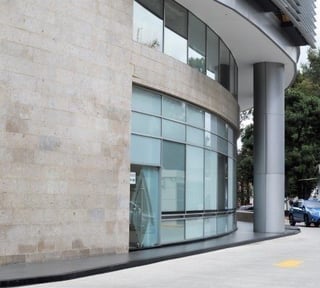 VENTA O ALQUILER DE LOCAL EDIFICIO AVANTE ZONA 15