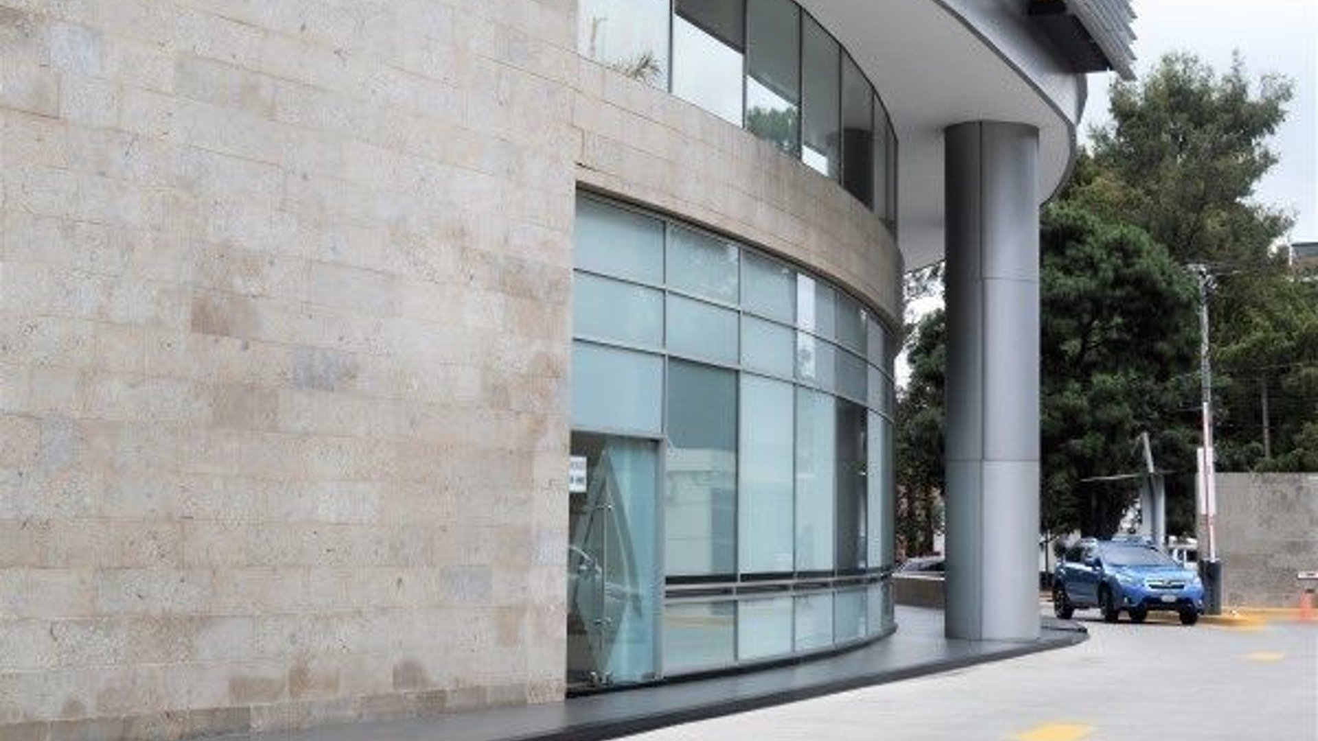 VENTA O ALQUILER DE LOCAL EDIFICIO AVANTE ZONA 15
