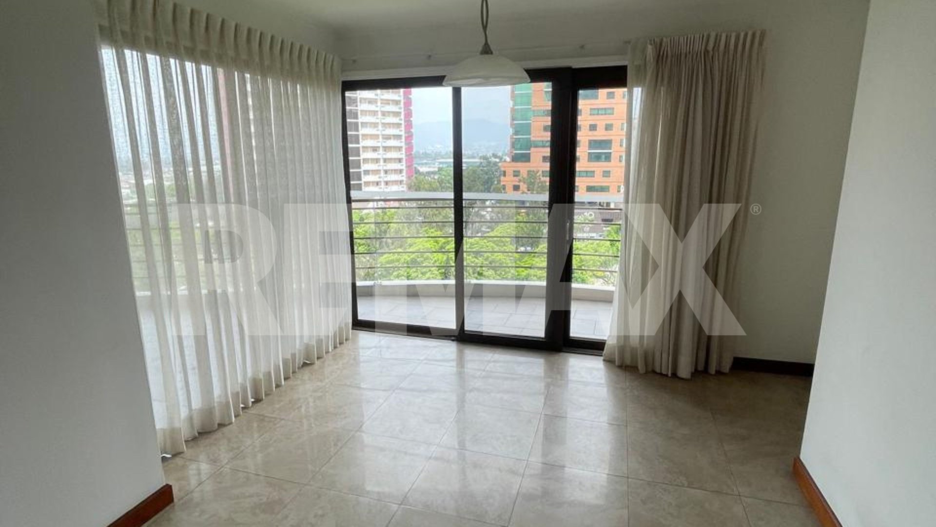 Apartamento en Renta en Tadeus zona 14 - Miniatura 8