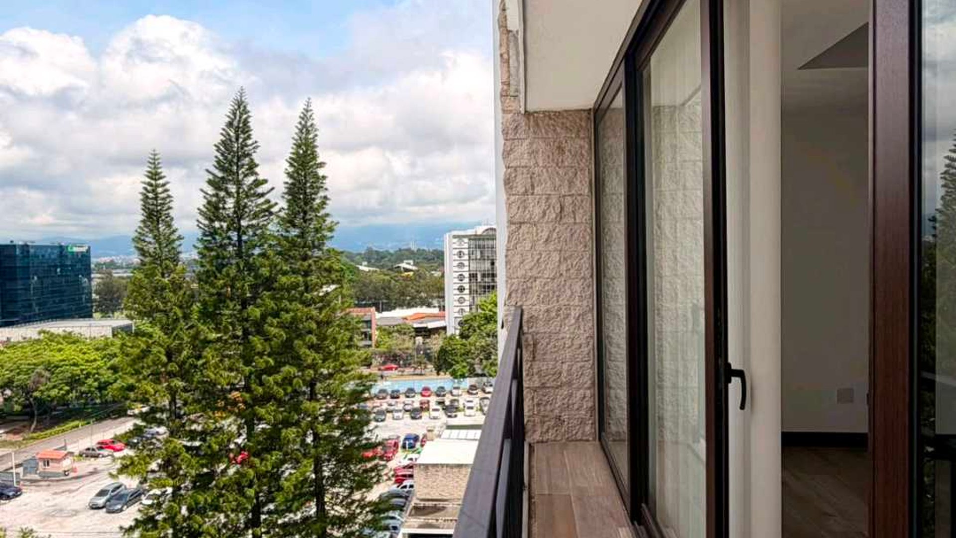 APARTAMENTO EN ALQUILER ???? Edificio Tres 15, Zona 13 - Miniatura 4