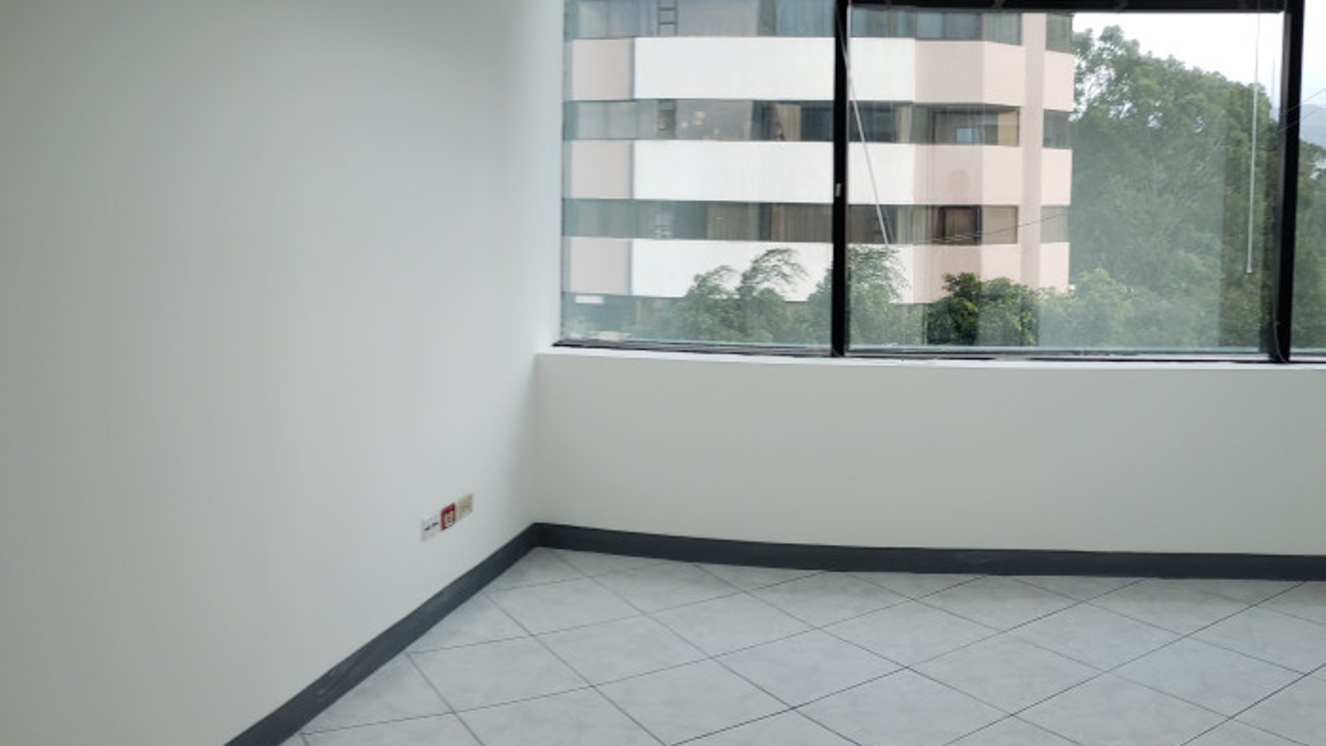 Oficina Comercial en Europlaza Z.14 en Venta o Alquiler - Miniatura 8