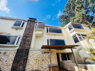 VENDO CASA EN ZONA 16  LA MONTAÑA - 2