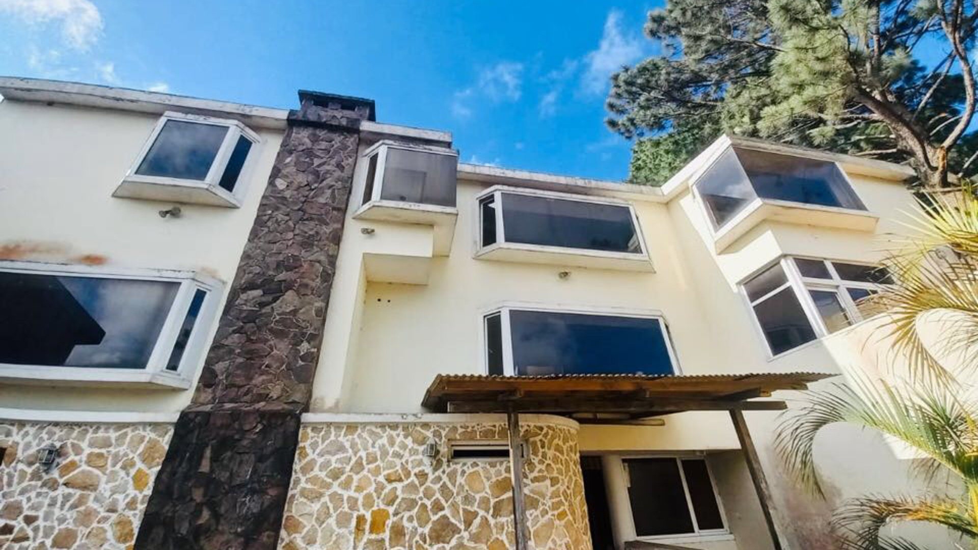 VENDO CASA EN ZONA 16  LA MONTAÑA - Miniatura 2