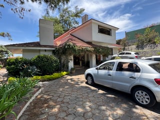 Hermosa Casa con jardín, en carretera a El Salvador - 3