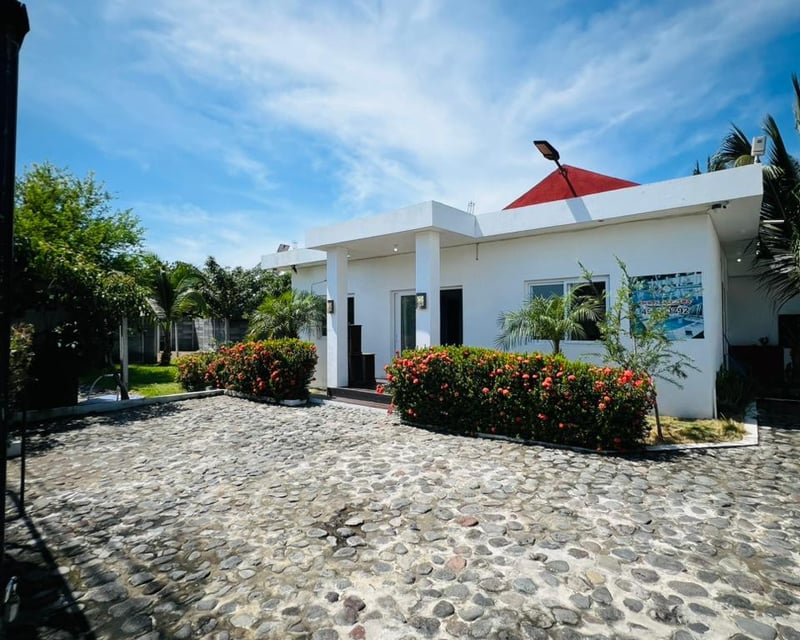 Venta de Chalet amueblado Puerto Iztapa