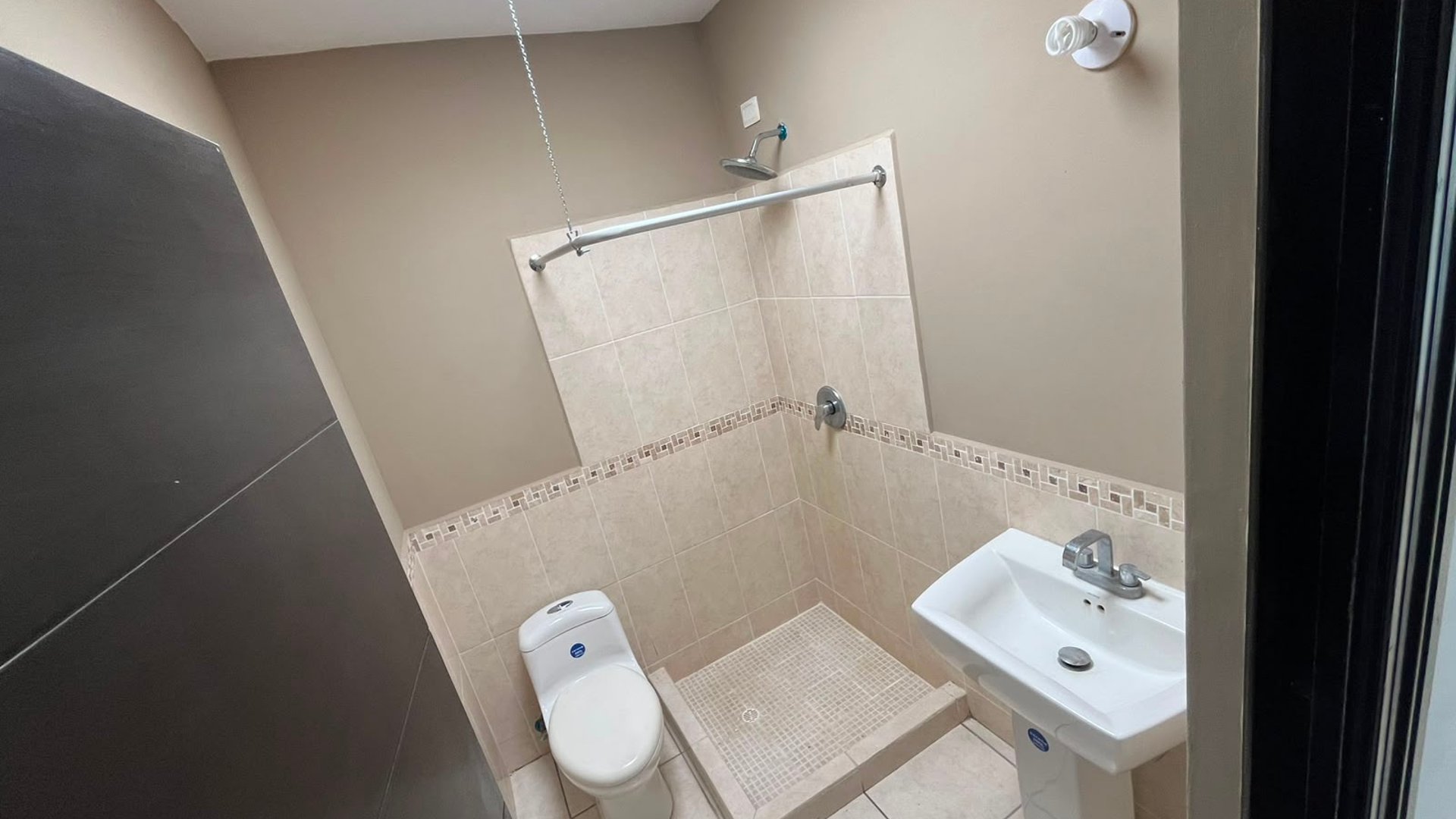 Exelente Casa En Venta En Vistas San Isidro,Zona 16 - Miniatura 12