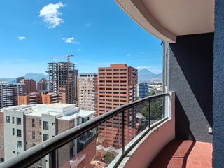 En Alquiler Apartamento Amueblado con 273m2 en Zona 14 - 2