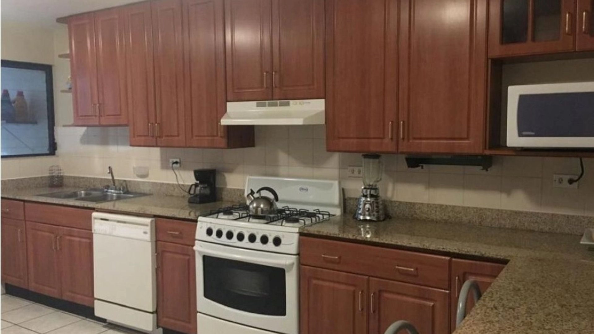 Casa de 2 niveles en venta - Km 16.5 Carretera a Olmeca Ref-5896