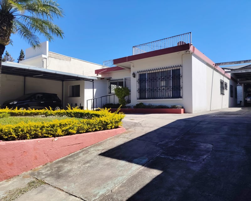 Casa De Un Nivel Colonia Monte Maria Zona 11 Dentro De Garita