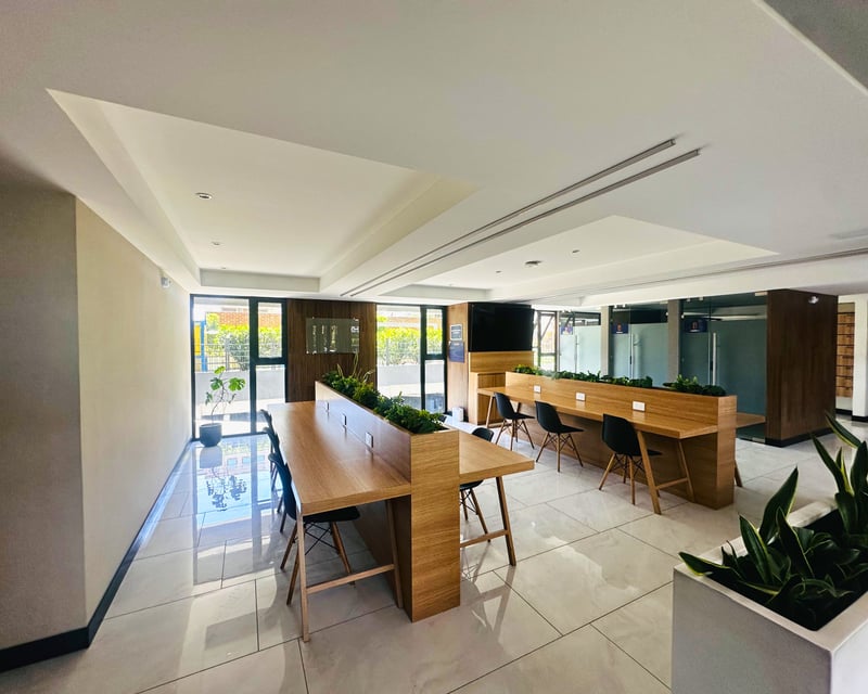 APARTAMENTO AMUEBLADO EN RENTA, EDIFICIO CENDANA ZONA 9 - Miniatura 14