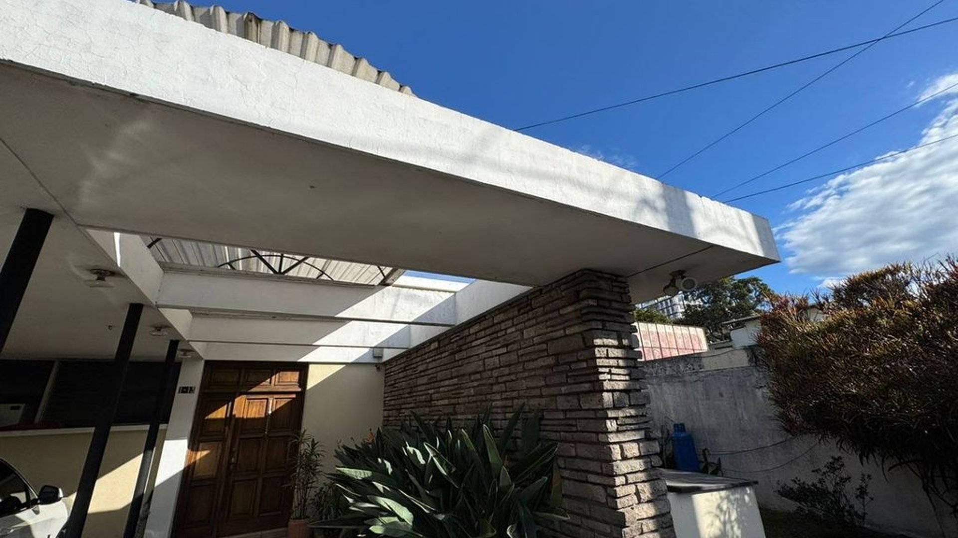 Casa en venta a pocos metros Blvd Liberación Zona 13 | Excelente inversión, no tiene POT