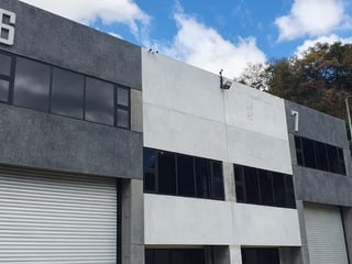 Bodega en Renta Calzada la Paz, Zona 18 - Image 1