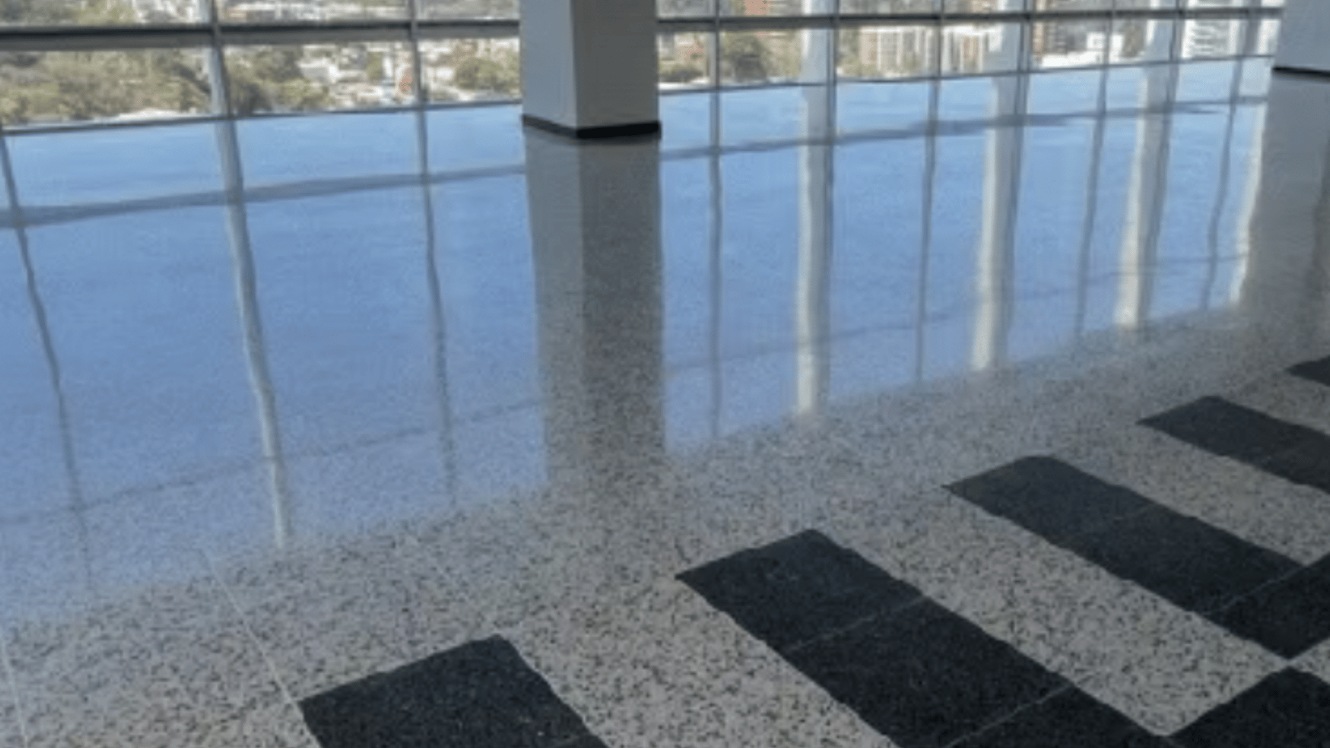 Edificio en Renta- Venta  a estrenar zona 10 - Miniatura 7