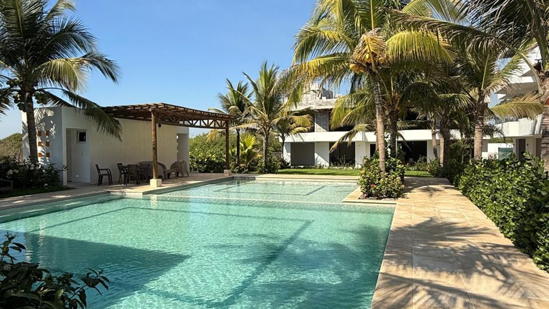 Apartamentos Frente al Mar con  Título de Propiedad en Venta - Miniatura 2