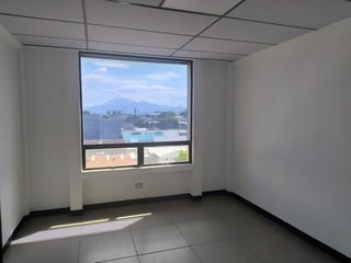Zona 13 Alquilo Oficina 80 mt2 Blvd Liberacion - 3